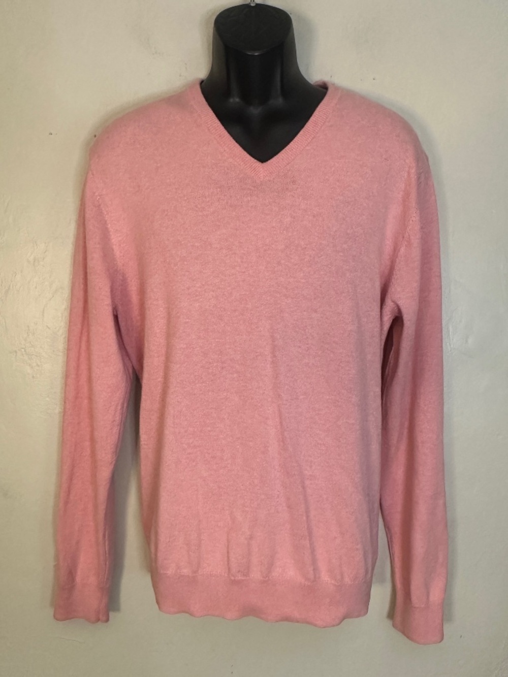 Wallin & Bros Cashmere Blend V Neck Sweater Large Gently worn 95% cotton